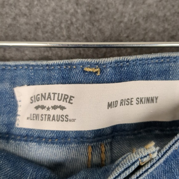Levi Strauss Signature Mid Rise Skinny Jeans Light Wash Size 8M W29 L30 - Picture 13 of 15